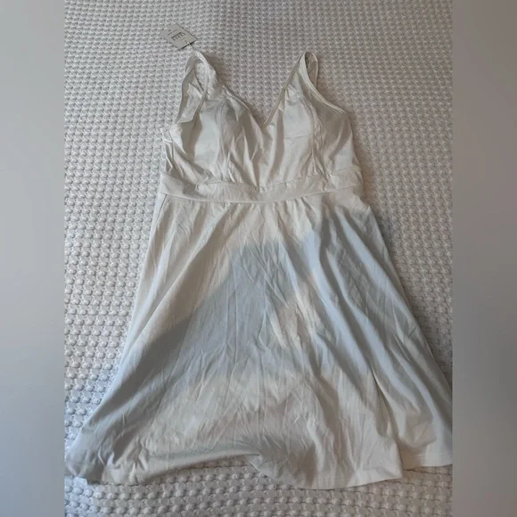 NWT white athletic Halara dress. Size XL - Picture 1 of 5